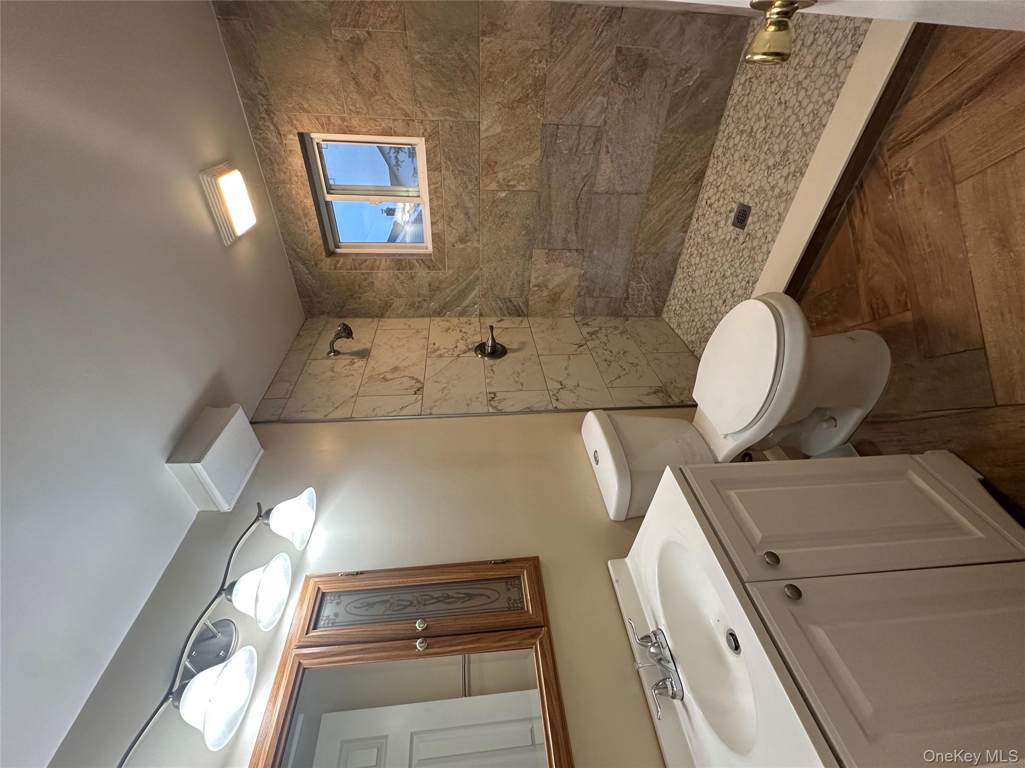 #10 photo, 1 Huron Drive, 东长岛 Bay Shore , NY 11706