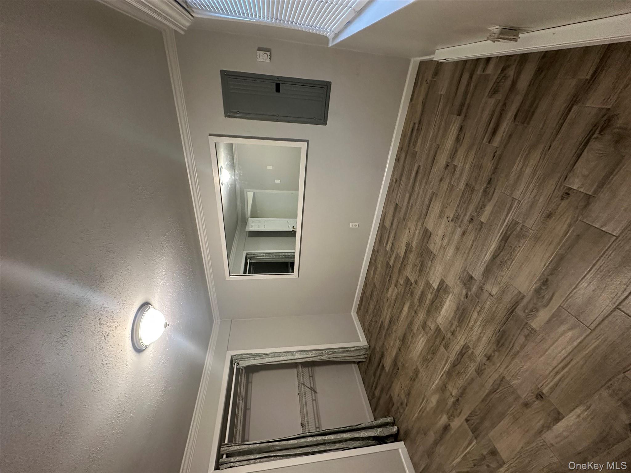 #13 photo, 1 Huron Drive, 东长岛 Bay Shore , NY 11706