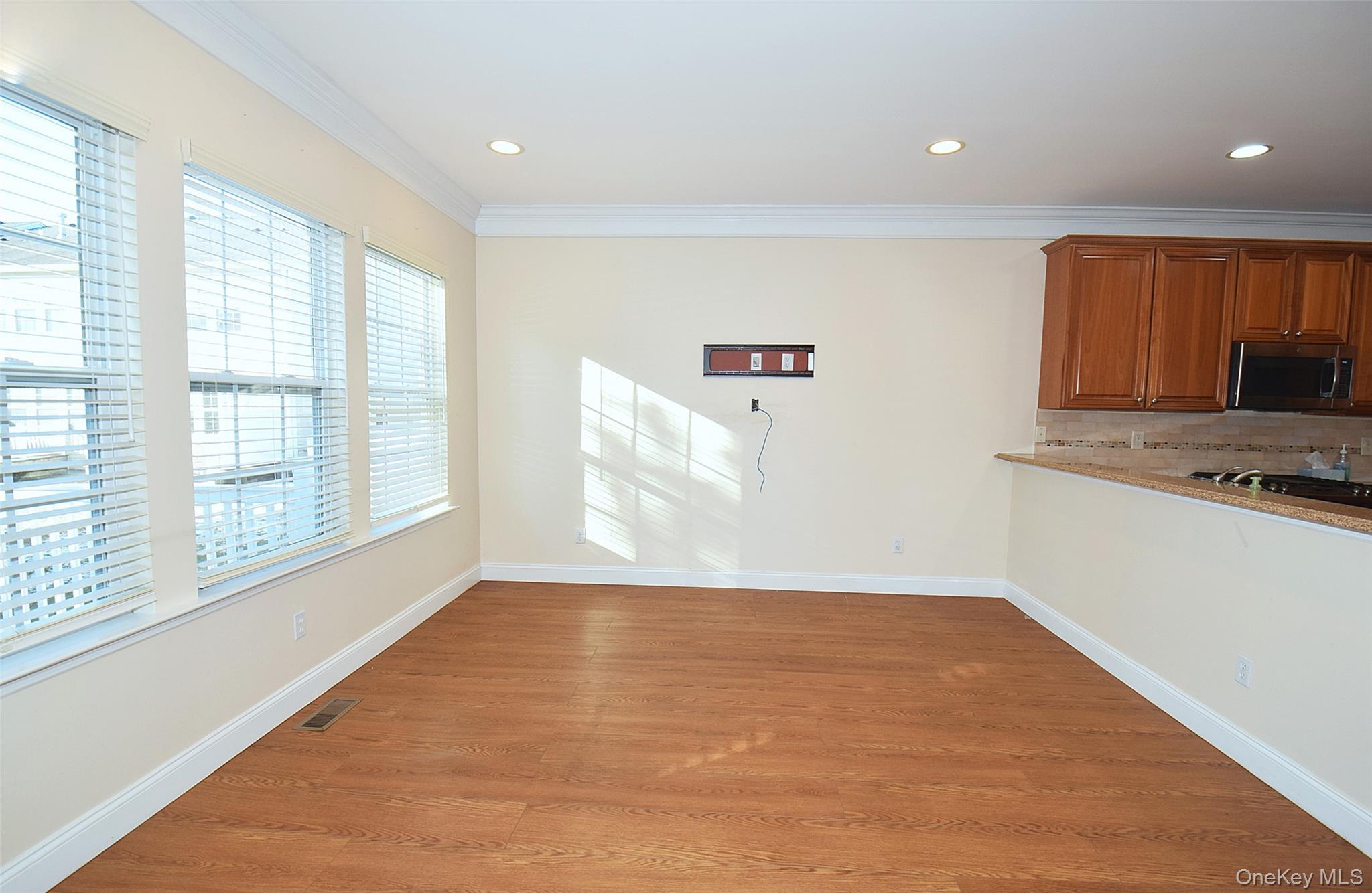 #15 photo, 21 Virginia Pine Lane Lane, سوفولك Bay Shore , NY 11706