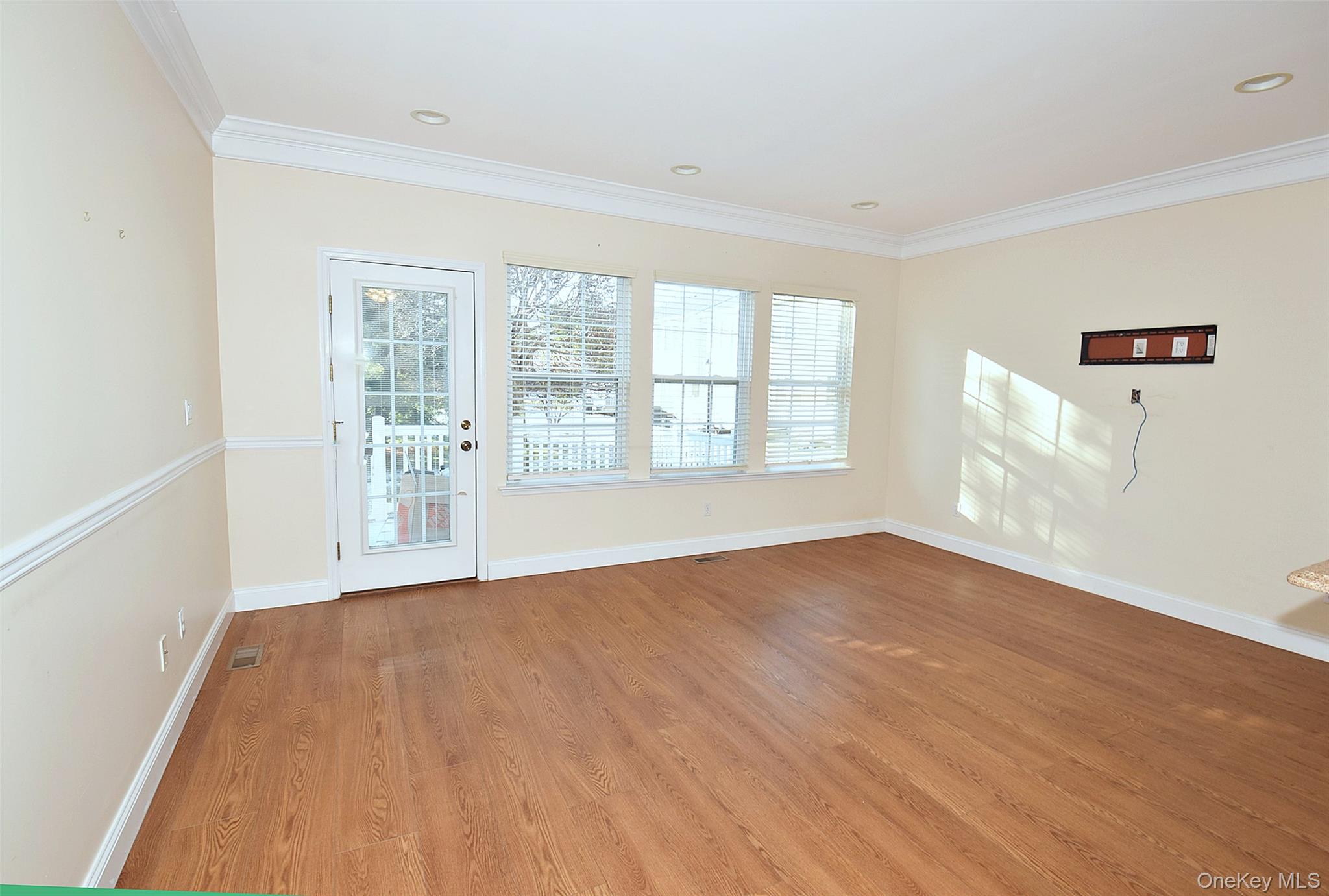 #16 photo, 21 Virginia Pine Lane Lane, سوفولك Bay Shore , NY 11706