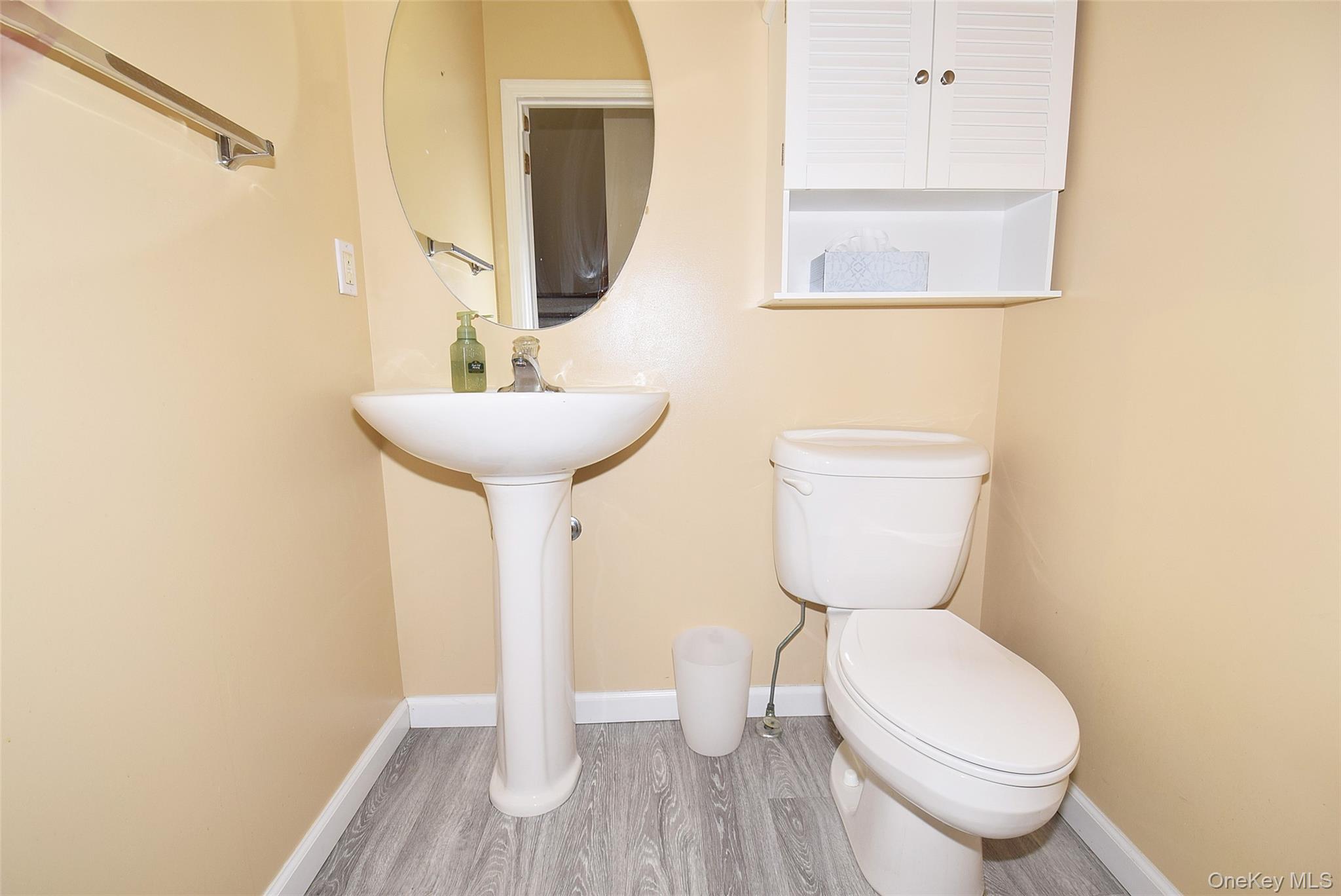 #17 photo, 21 Virginia Pine Lane Lane, سوفولك Bay Shore , NY 11706