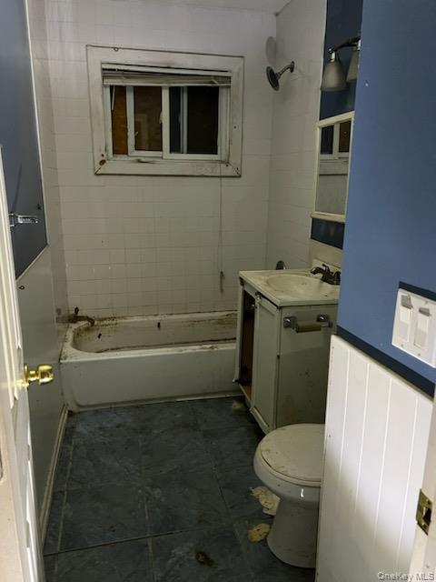 #8 photo, 743 Hoffman Avenue, Bellport , NY 11713