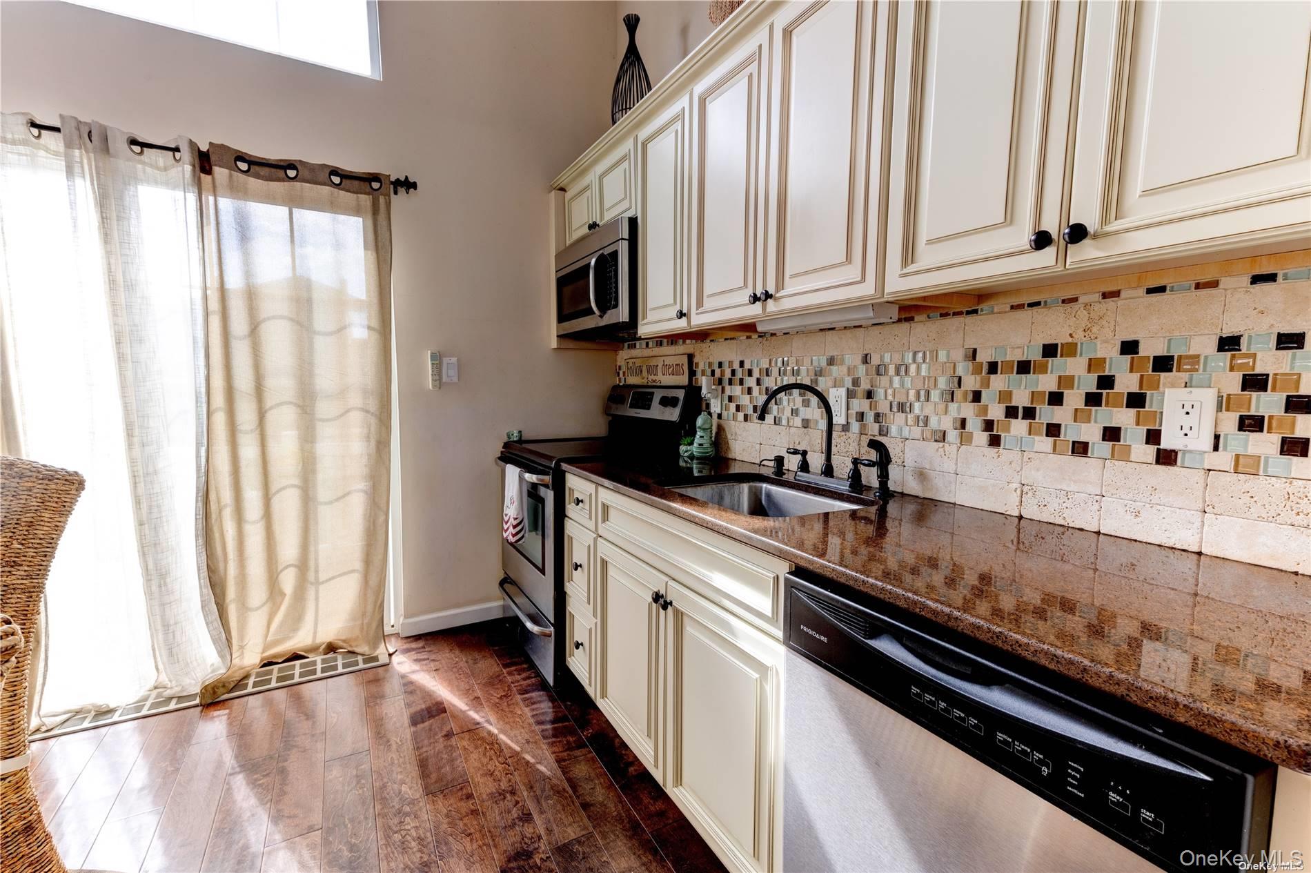 #11 photo, 67 Vermont Street, Long Beach , NY 11561