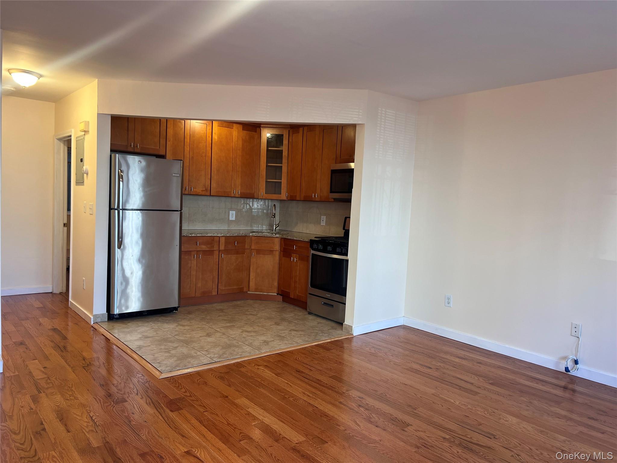 #3 photo, 1031 Halsey Street, הברונקס Brooklyn , NY 11207