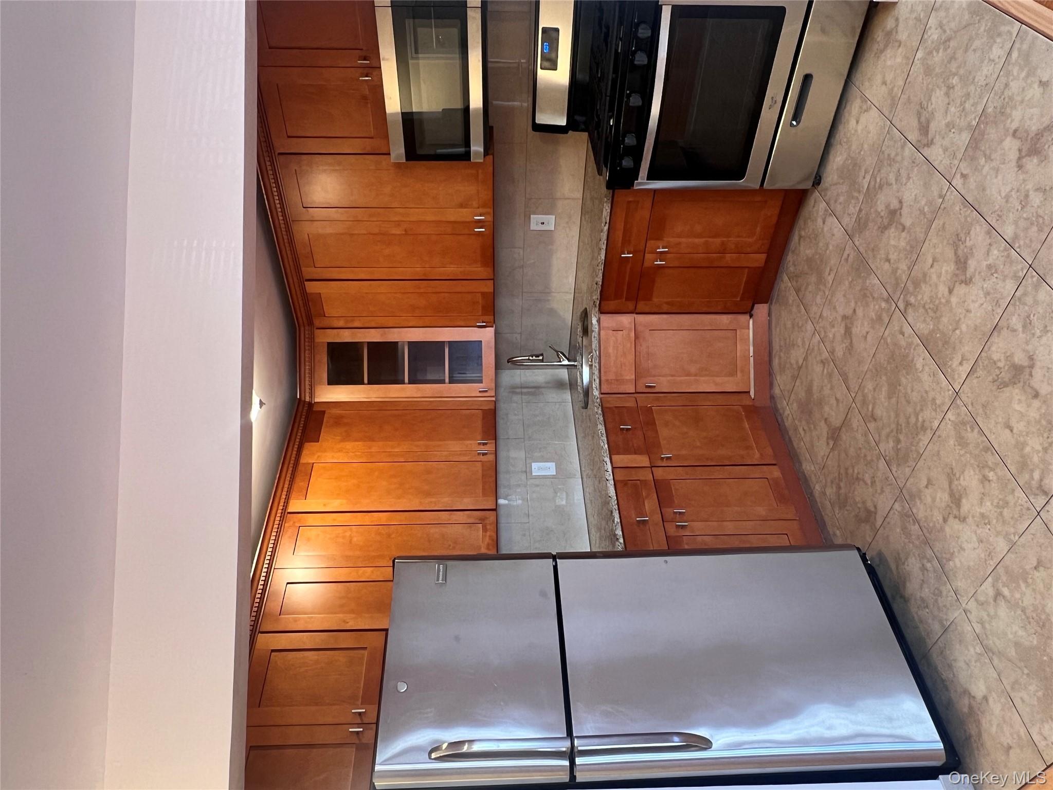 #4 photo, 1031 Halsey Street, הברונקס Brooklyn , NY 11207