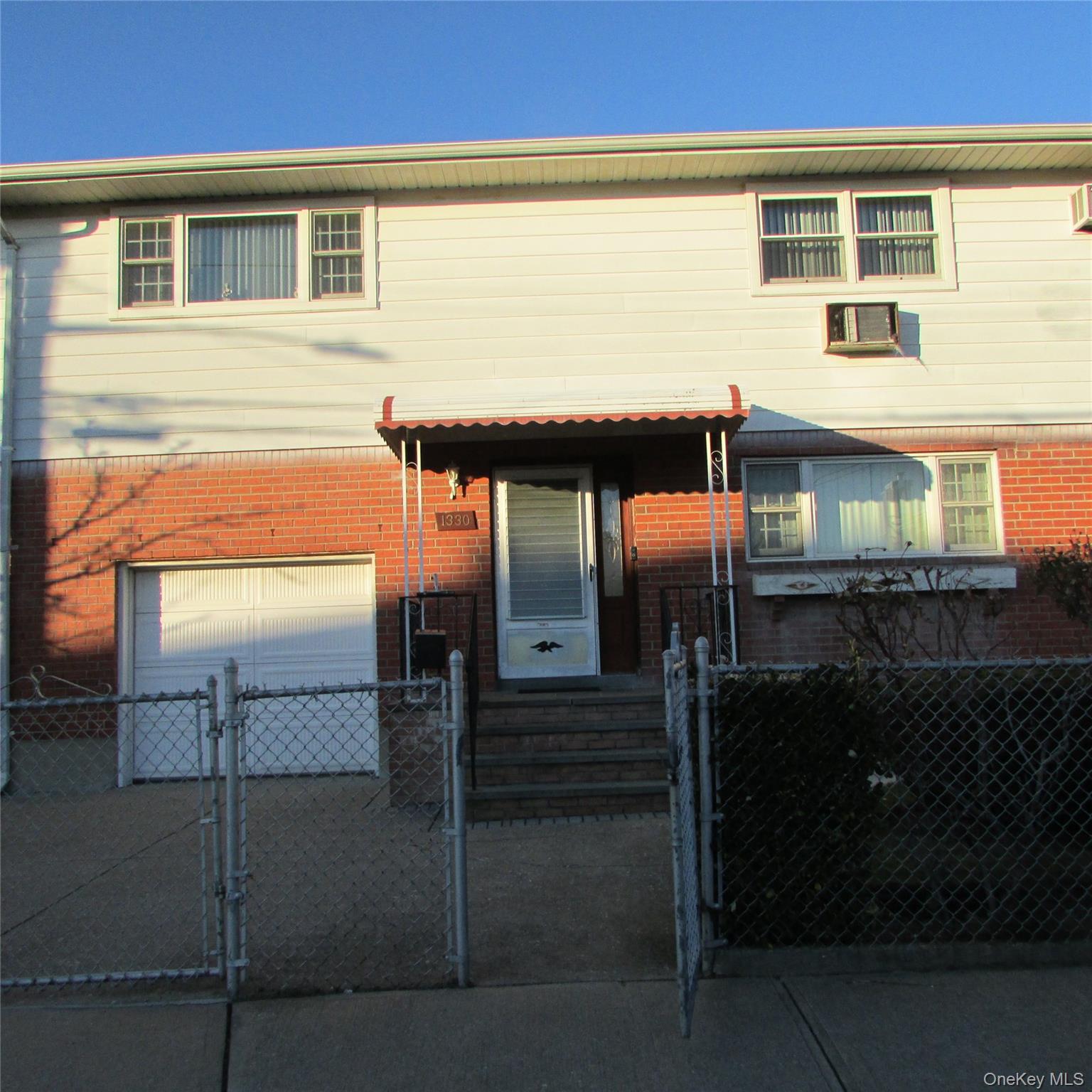 #1 photo, 1330 Herald Avenue, 长岛 Elmont , NY 11003