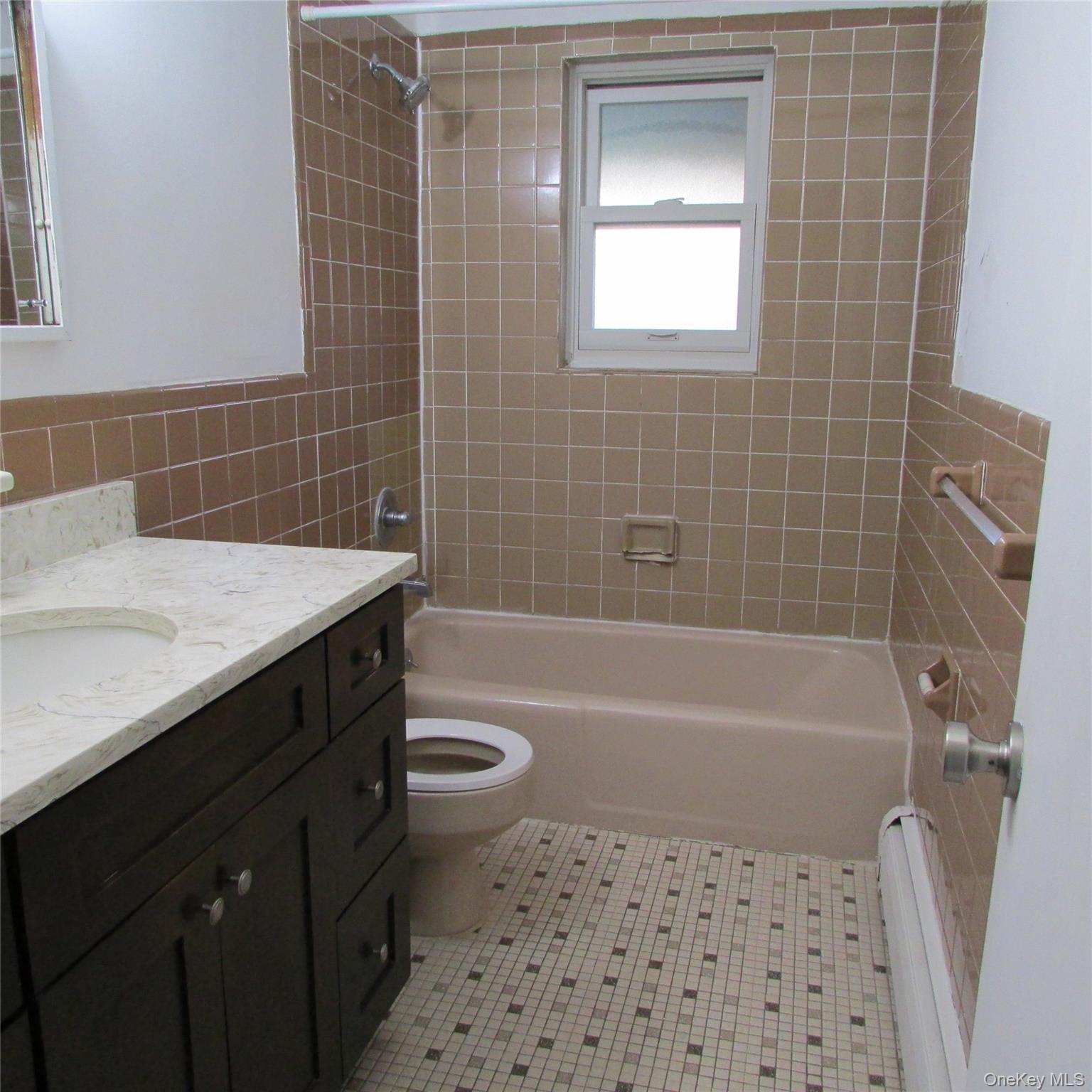 #8 photo, 1330 Herald Avenue, 长岛 Elmont , NY 11003