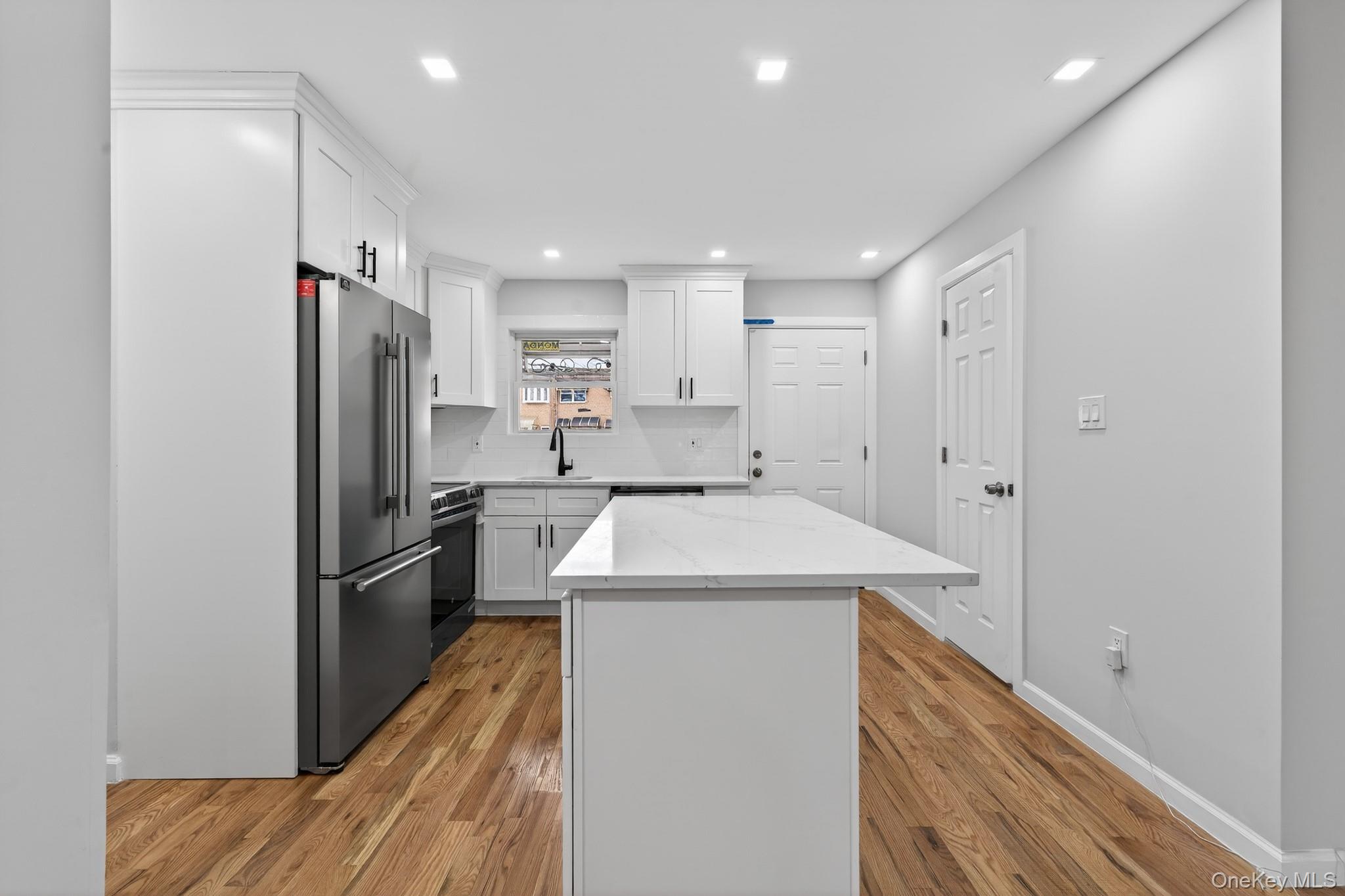 #1 photo, 592 Powell Street, ब्रुकलीन Brooklyn , NY 11212