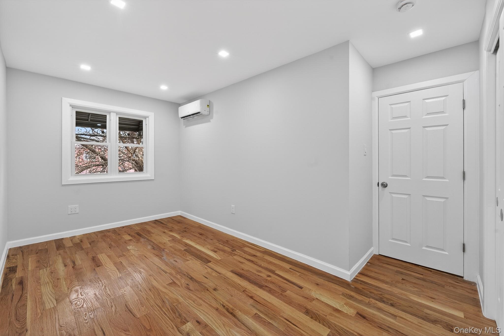 #10 photo, 592 Powell Street, ब्रुकलीन Brooklyn , NY 11212