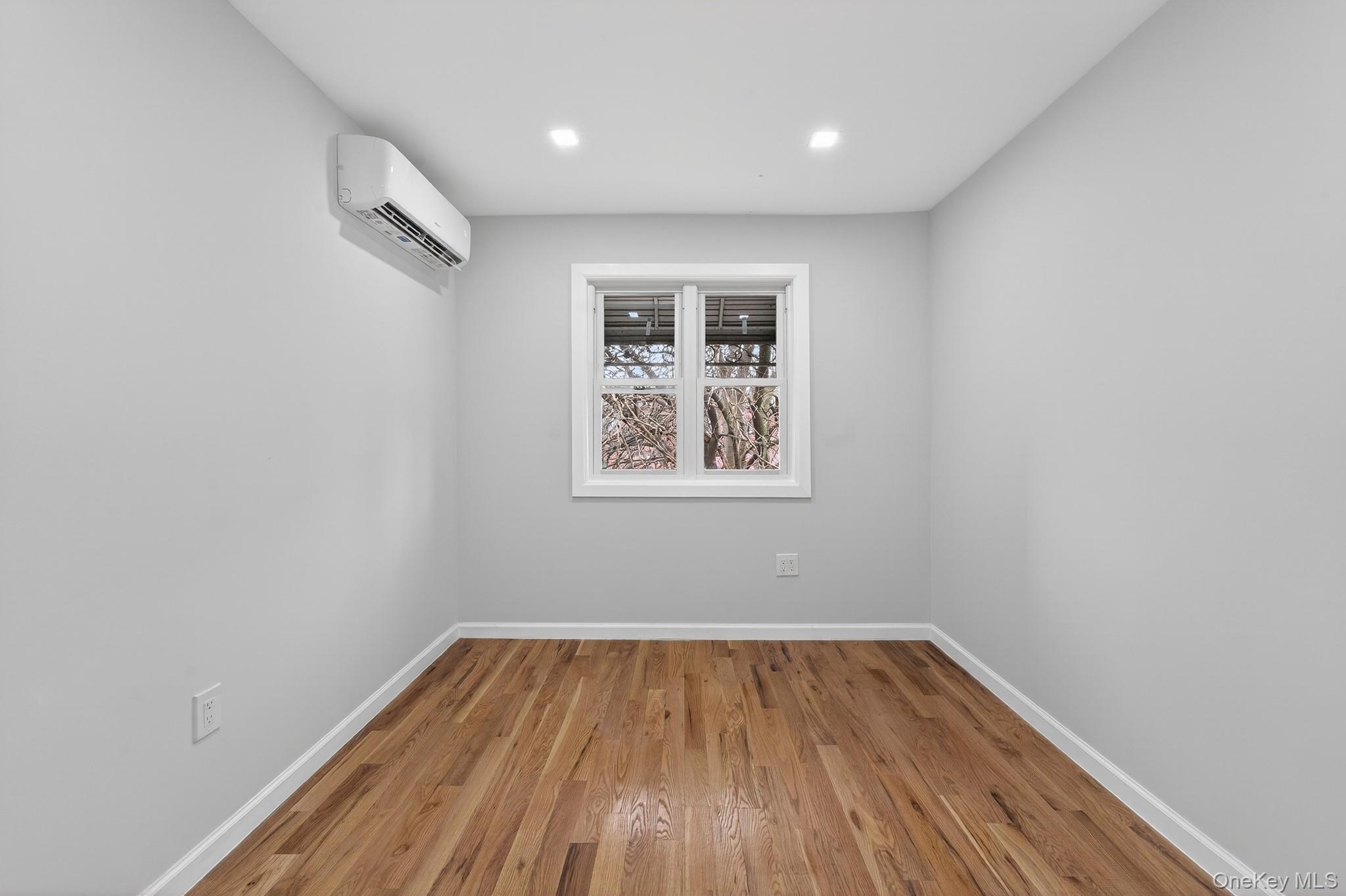 #11 photo, 592 Powell Street, ब्रुकलीन Brooklyn , NY 11212