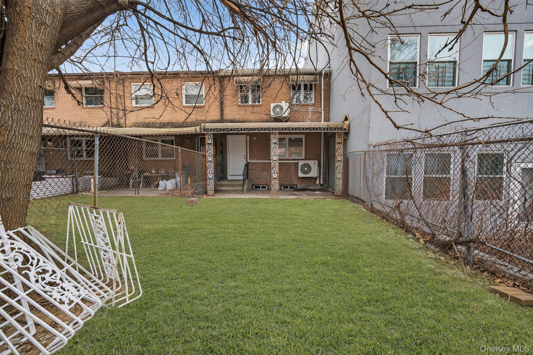 #16 photo, 592 Powell Street, ब्रुकलीन Brooklyn , NY 11212