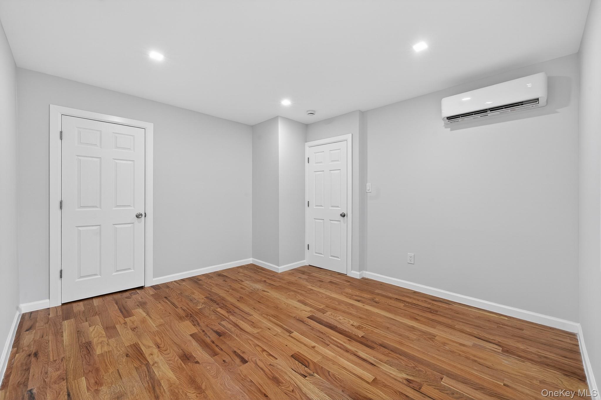 #8 photo, 592 Powell Street, ब्रुकलीन Brooklyn , NY 11212