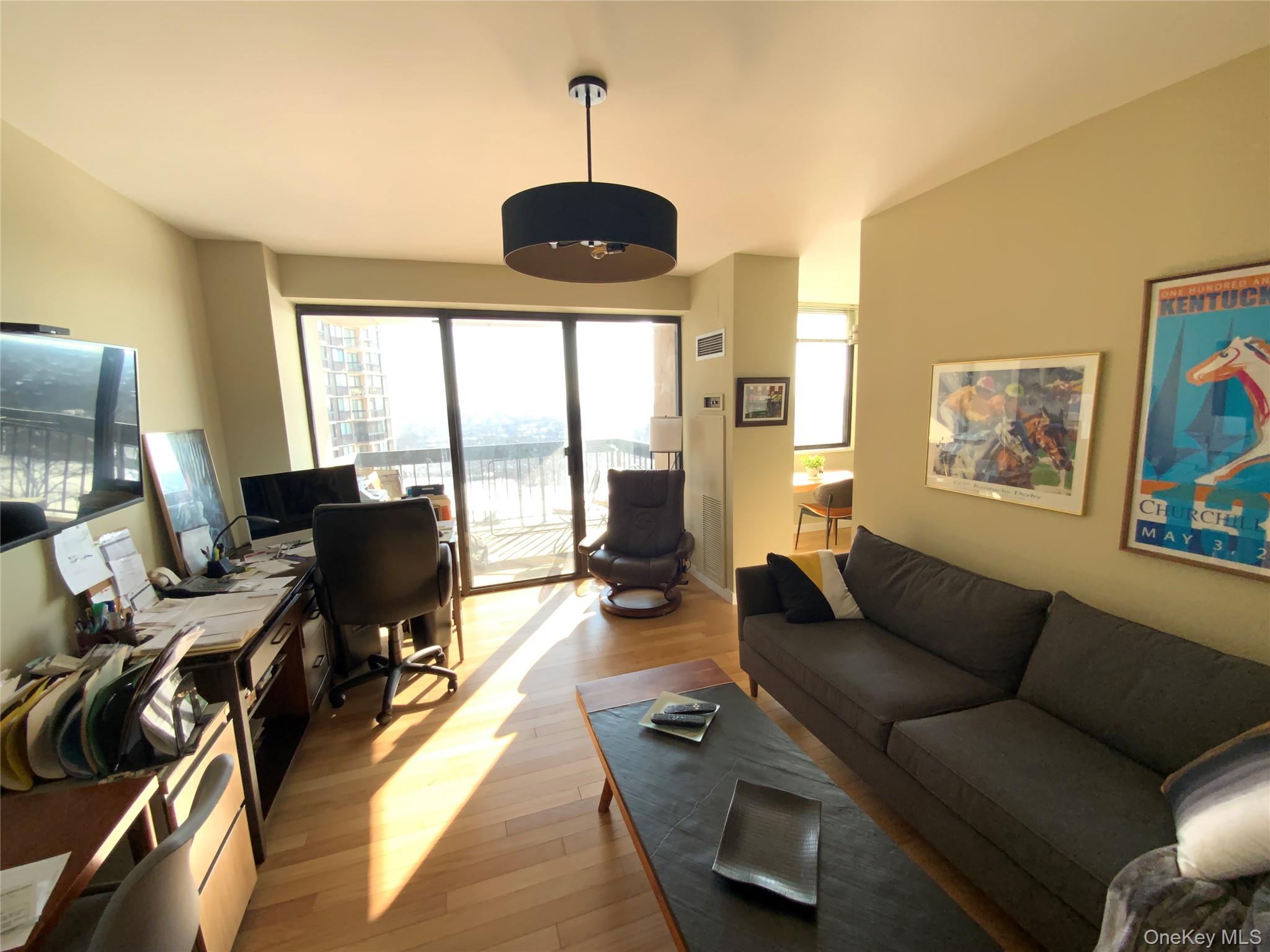 #12 photo, 26910 Grand Central Parkway, कुईंस Floral Park , NY 11005