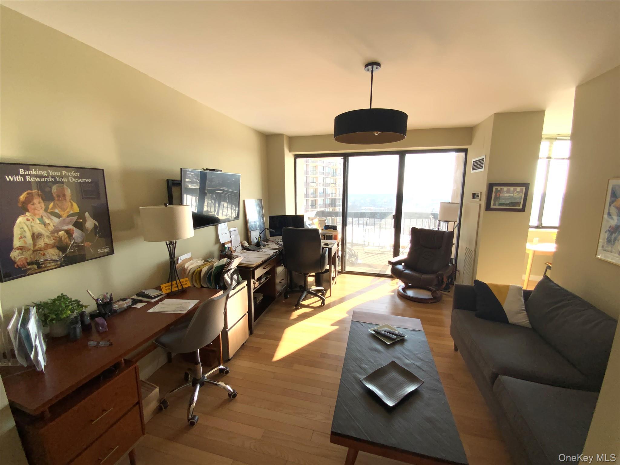 #13 photo, 26910 Grand Central Parkway, कुईंस Floral Park , NY 11005