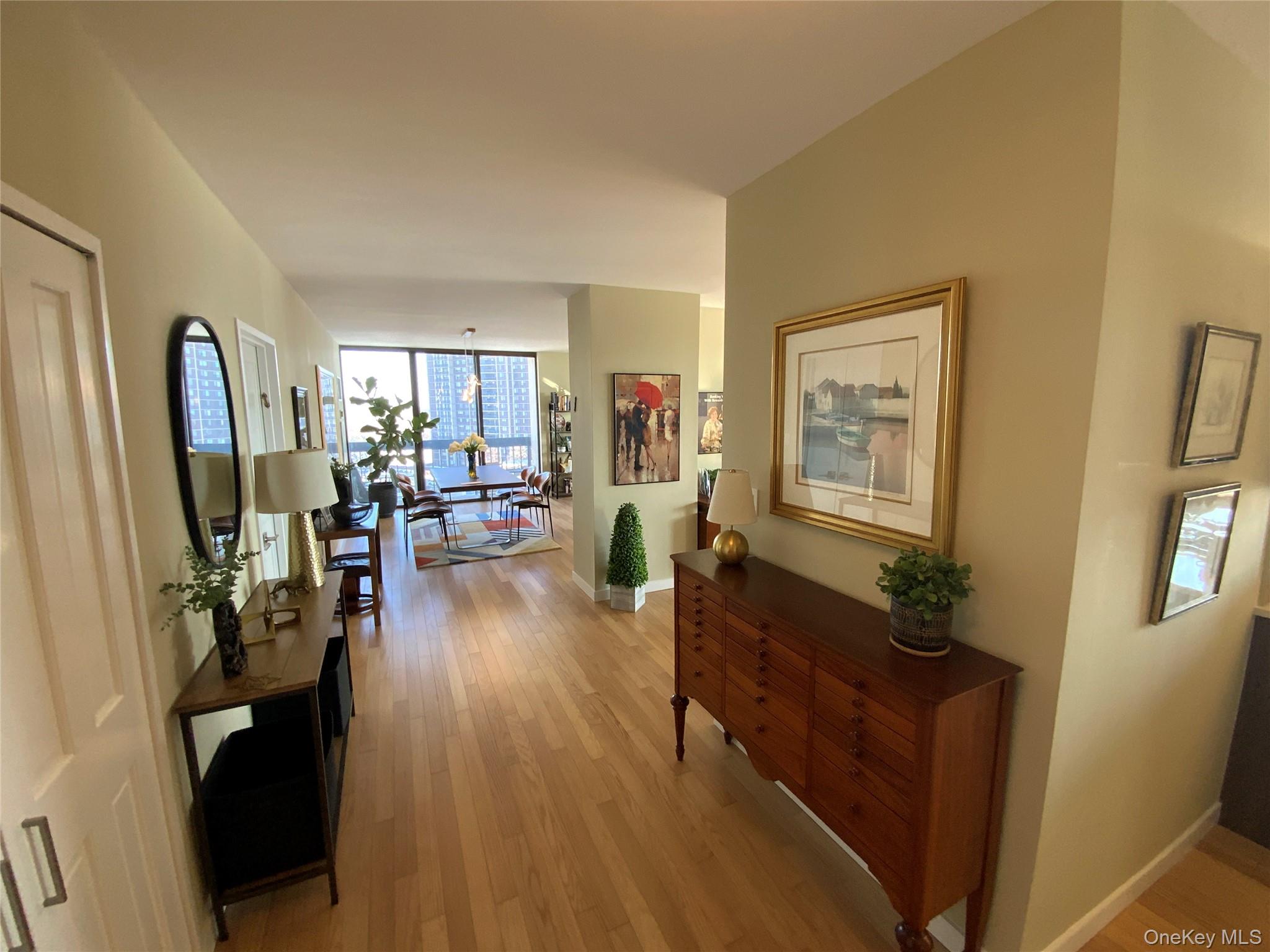 #2 photo, 26910 Grand Central Parkway, कुईंस Floral Park , NY 11005