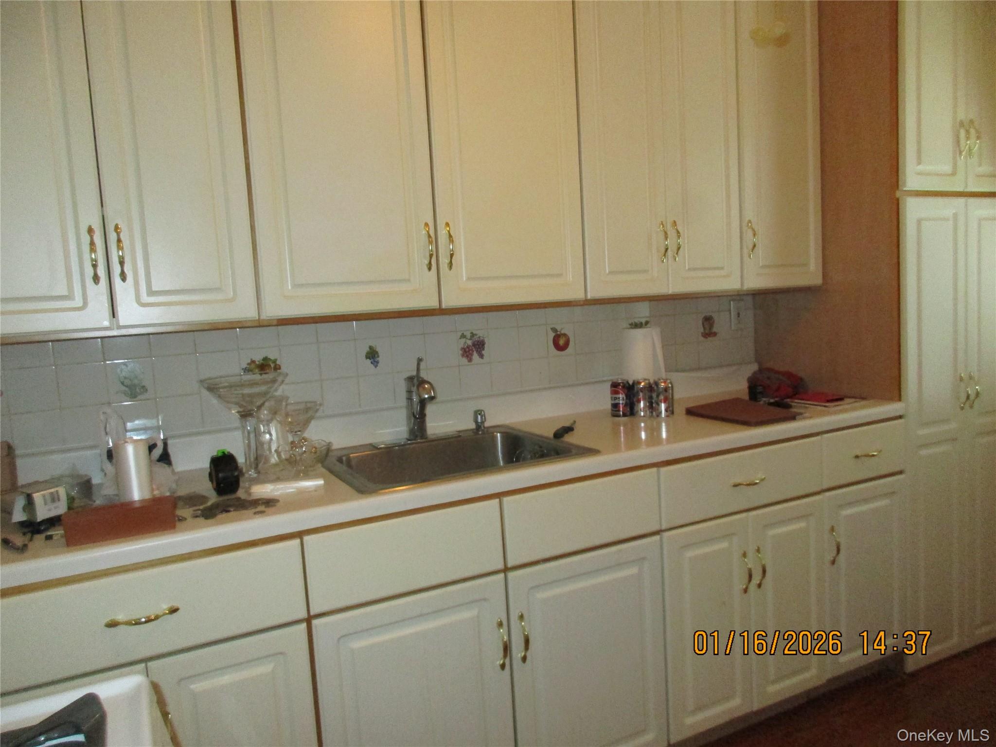 #13 photo, 6419 71st Street, كوينز Middle Village , NY 11379