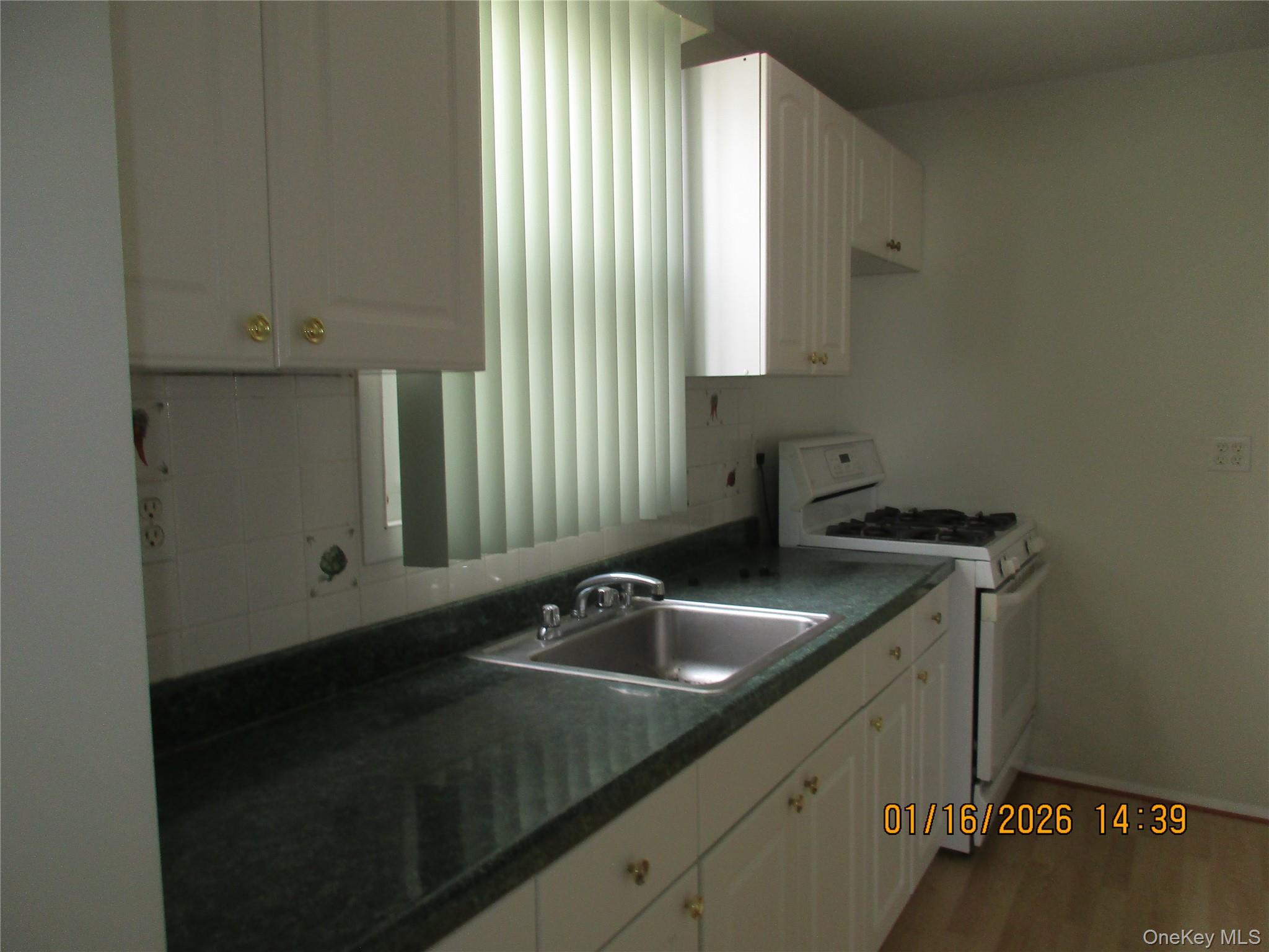 #18 photo, 6419 71st Street, كوينز Middle Village , NY 11379