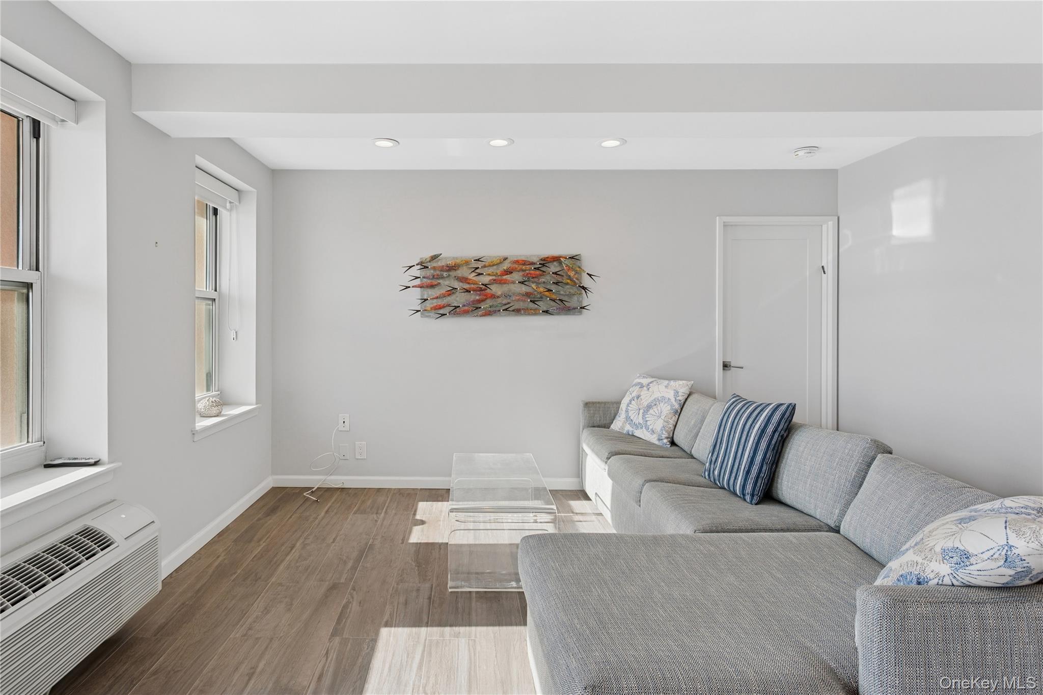 #4 photo, 2 Richmond Road, Lido Beach , NY 11561