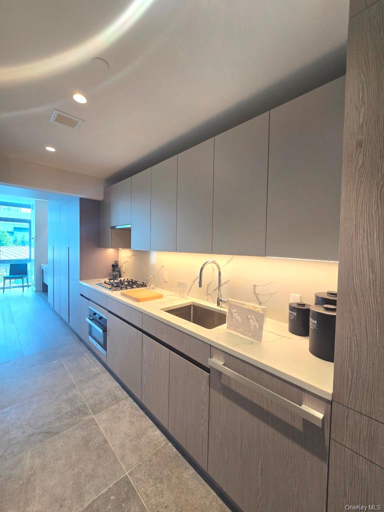 #2 photo, 133-36 37th Avenue, Куинс ‖ Flushing , NY 11354