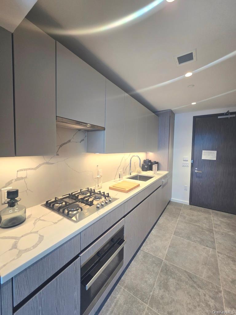 #3 photo, 133-36 37th Avenue, Куинс ‖ Flushing , NY 11354