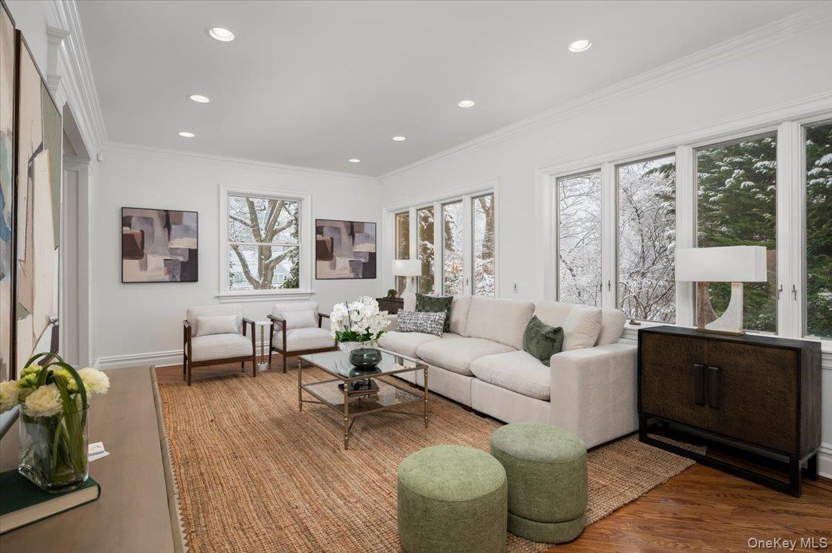 #10 photo, 31 Howell Avenue, Larchmont , NY 10538