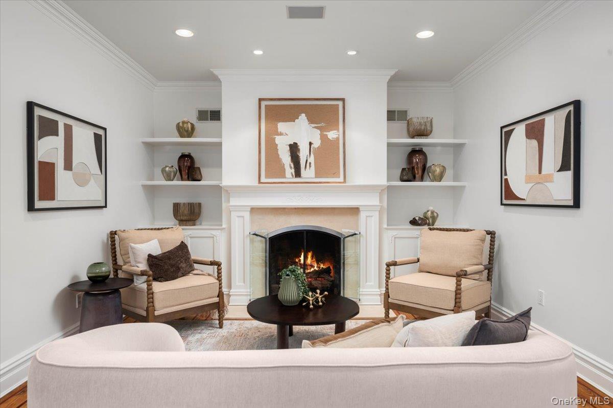 #8 photo, 31 Howell Avenue, Larchmont , NY 10538