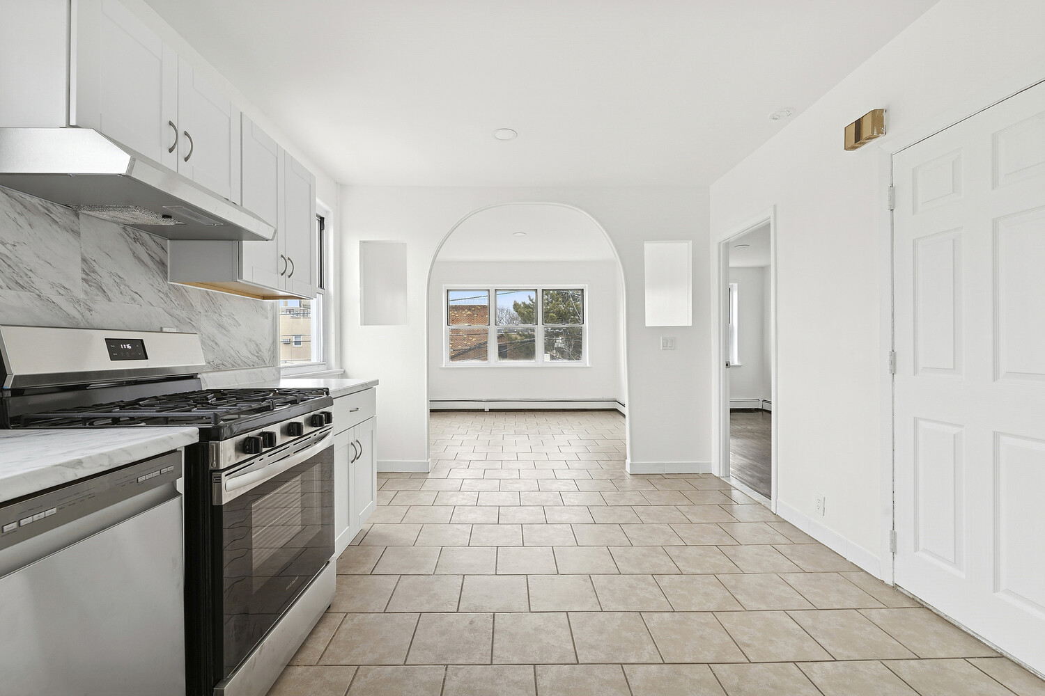 #4 photo, Ditmars Steinway, קווינס Ditmars Steinway , NY 11105