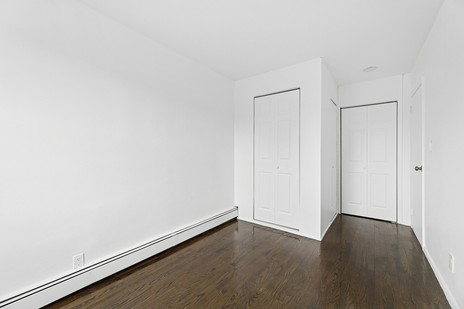 #7 photo, Ditmars Steinway, קווינס Ditmars Steinway , NY 11105