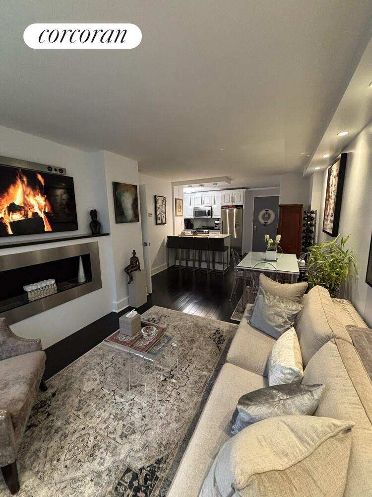 #14 photo, 305 E 40TH Street, मैनहटन Murray Hill , NY 10017