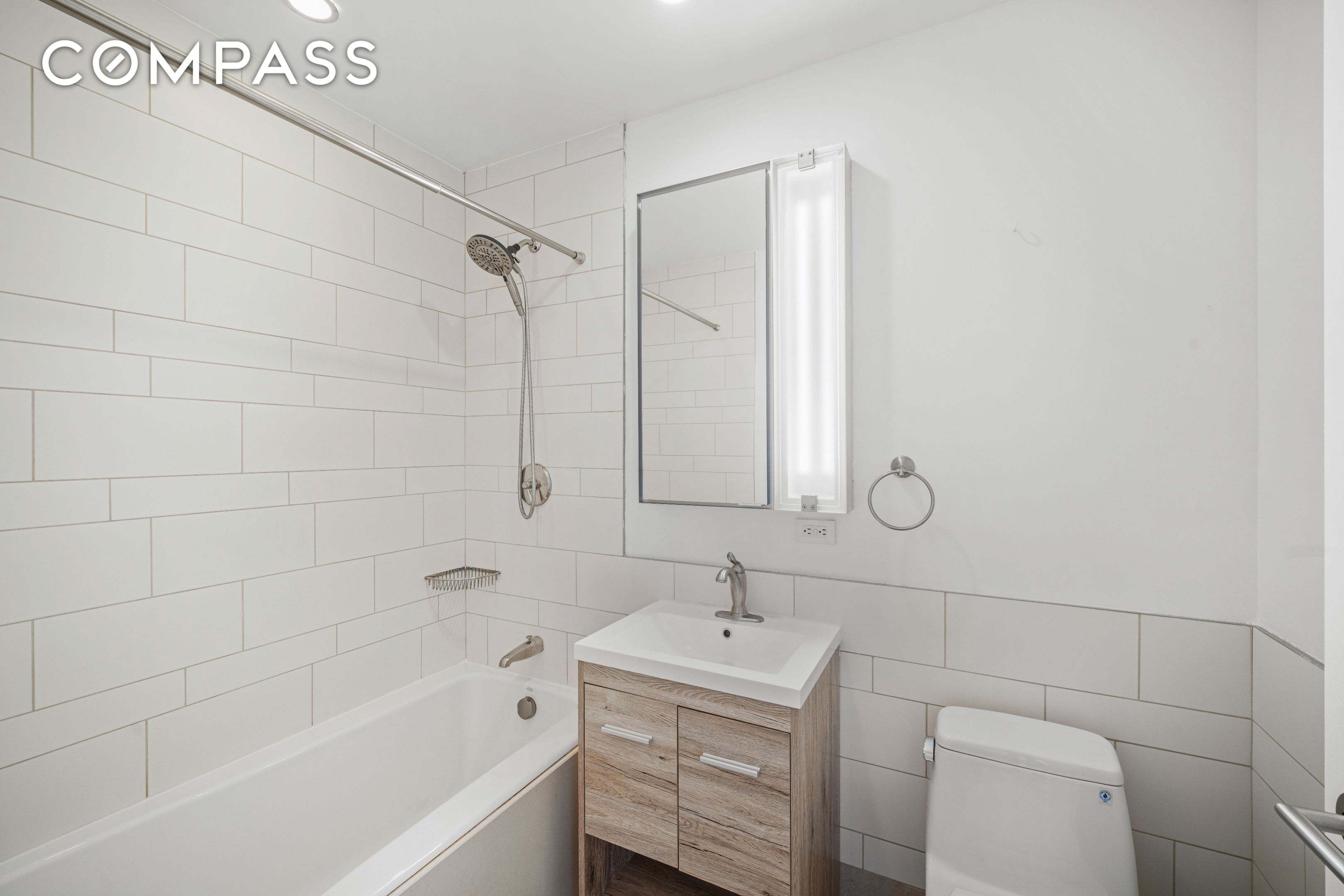 #9 photo, 450 E 83rd Street, Манхэттен ‖ Upper East Side , NY 10028