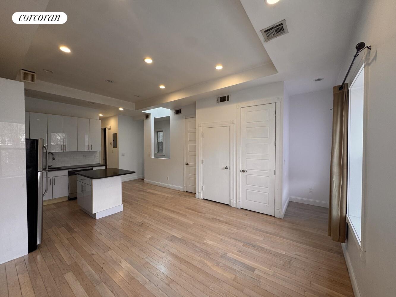 #3 photo, Brooklyn, ब्रुकलीन Crown Heights , NY 11233