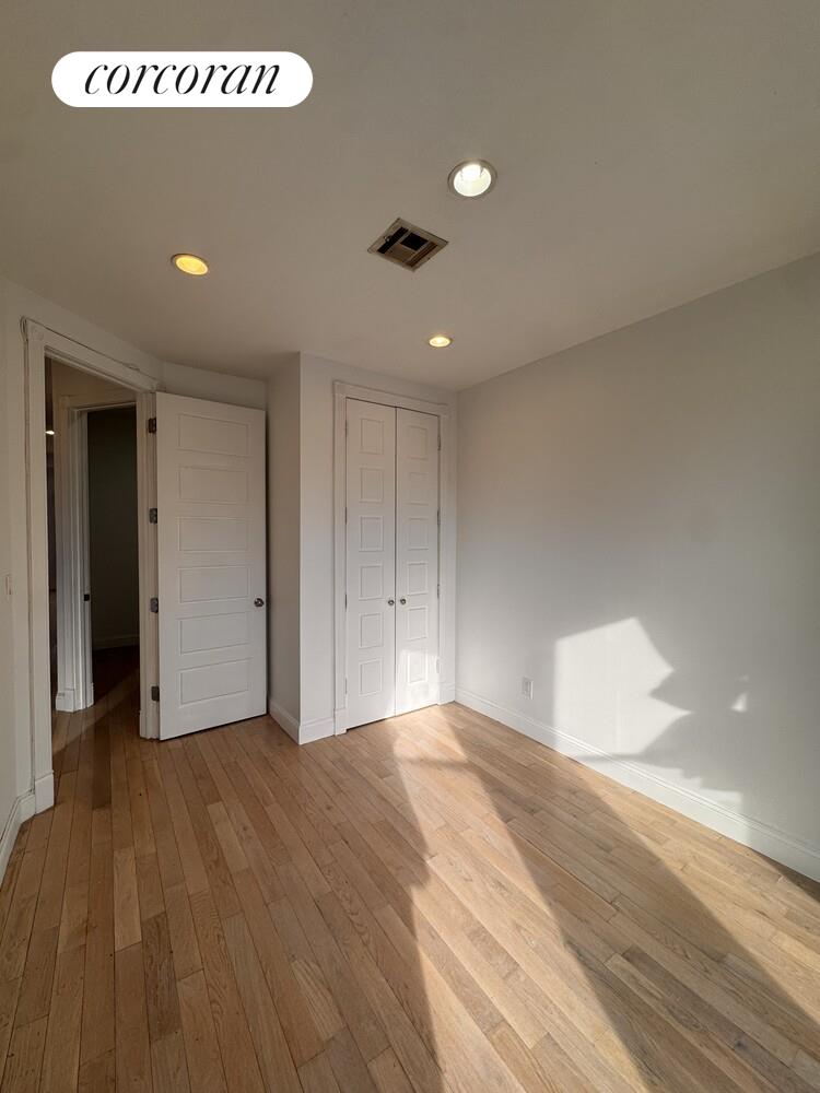 #6 photo, Brooklyn, ब्रुकलीन Crown Heights , NY 11233