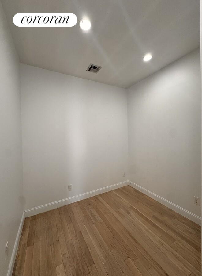 #9 photo, Brooklyn, ब्रुकलीन Crown Heights , NY 11233