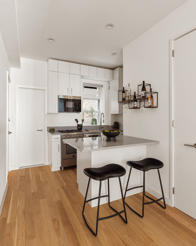 #7 photo, 214 W 16TH Street, מנהטן Chelsea , NY 10011