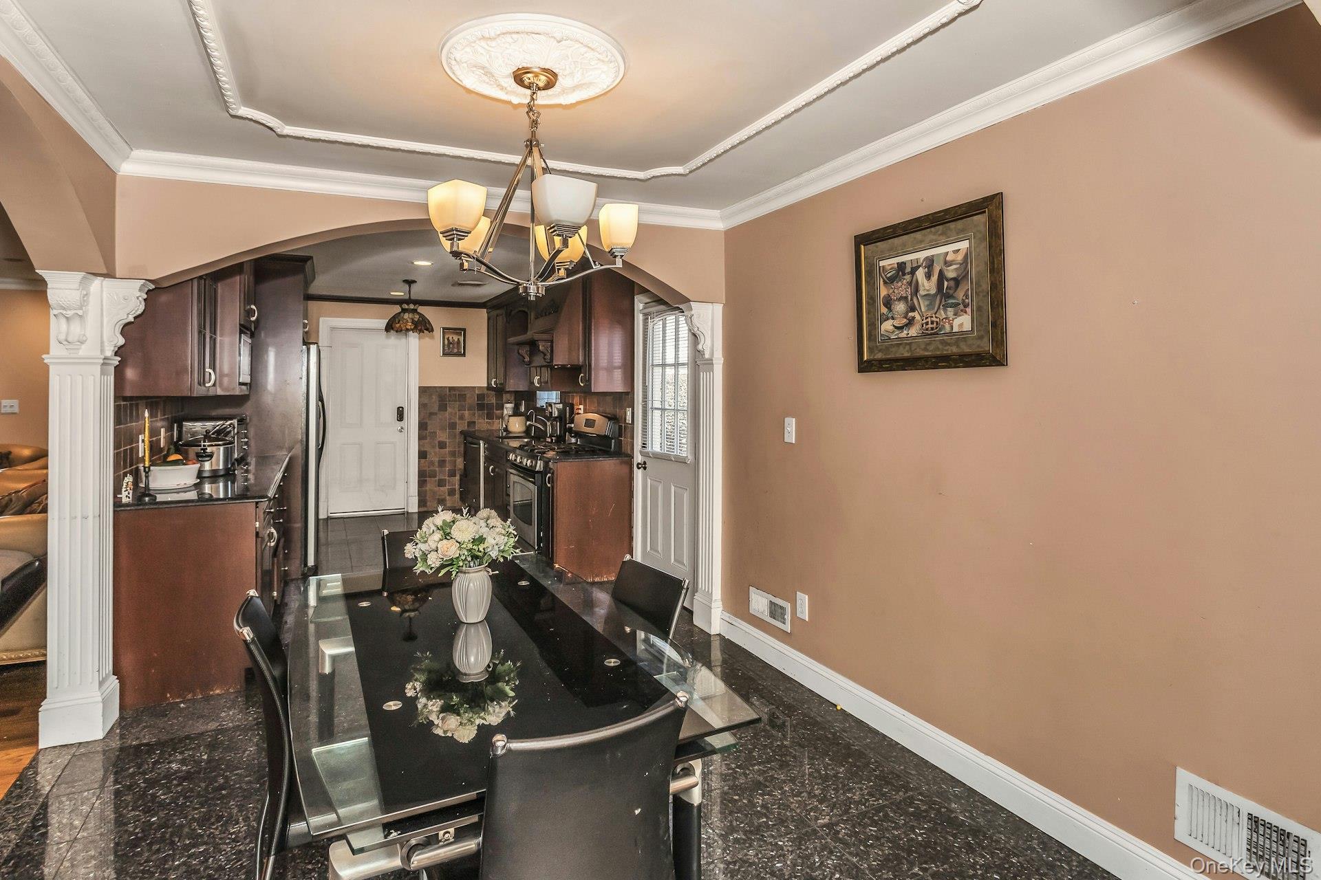 #13 photo, 4 Laurette Lane, नासाउ काउंटी Freeport , NY 11520