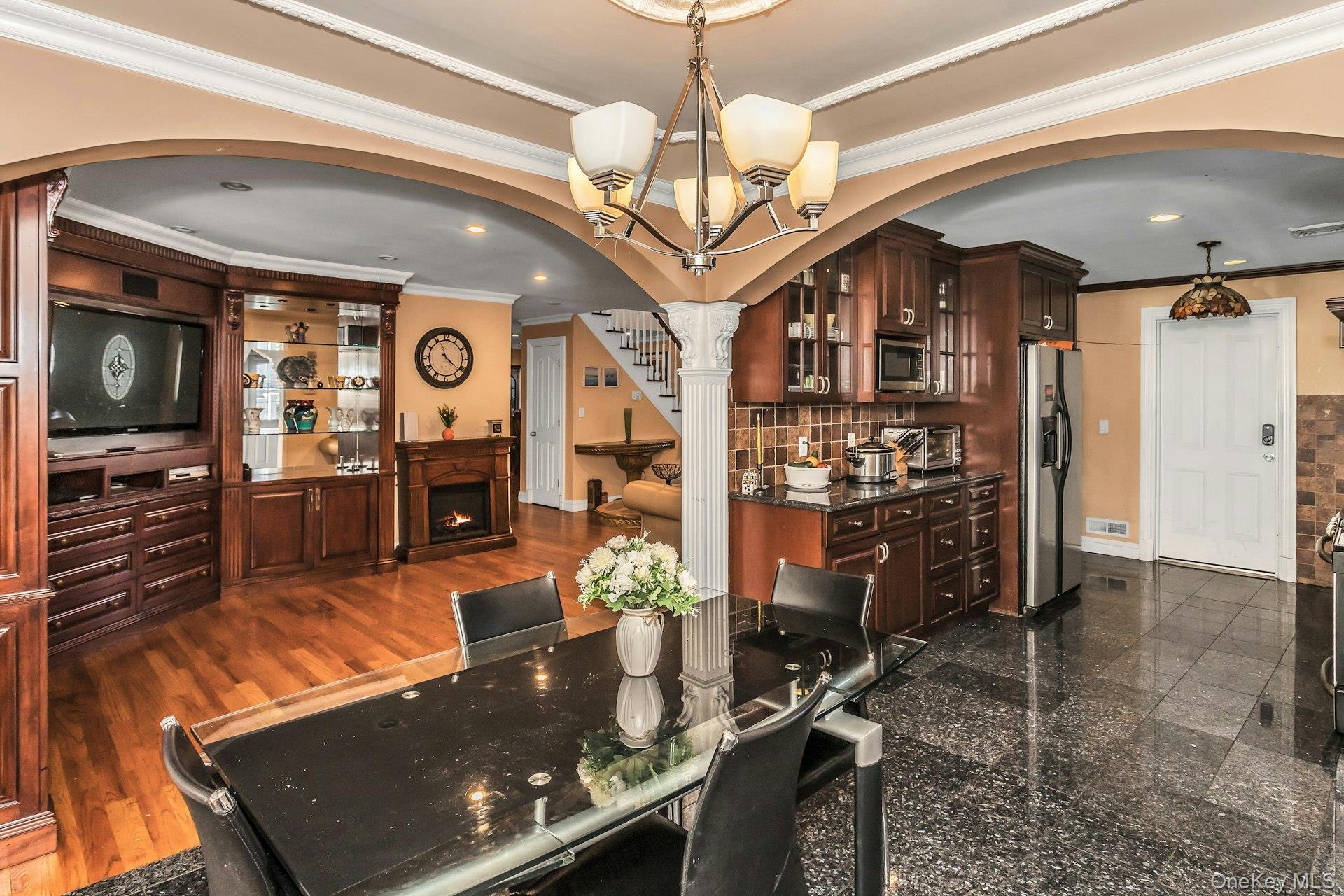 #14 photo, 4 Laurette Lane, नासाउ काउंटी Freeport , NY 11520