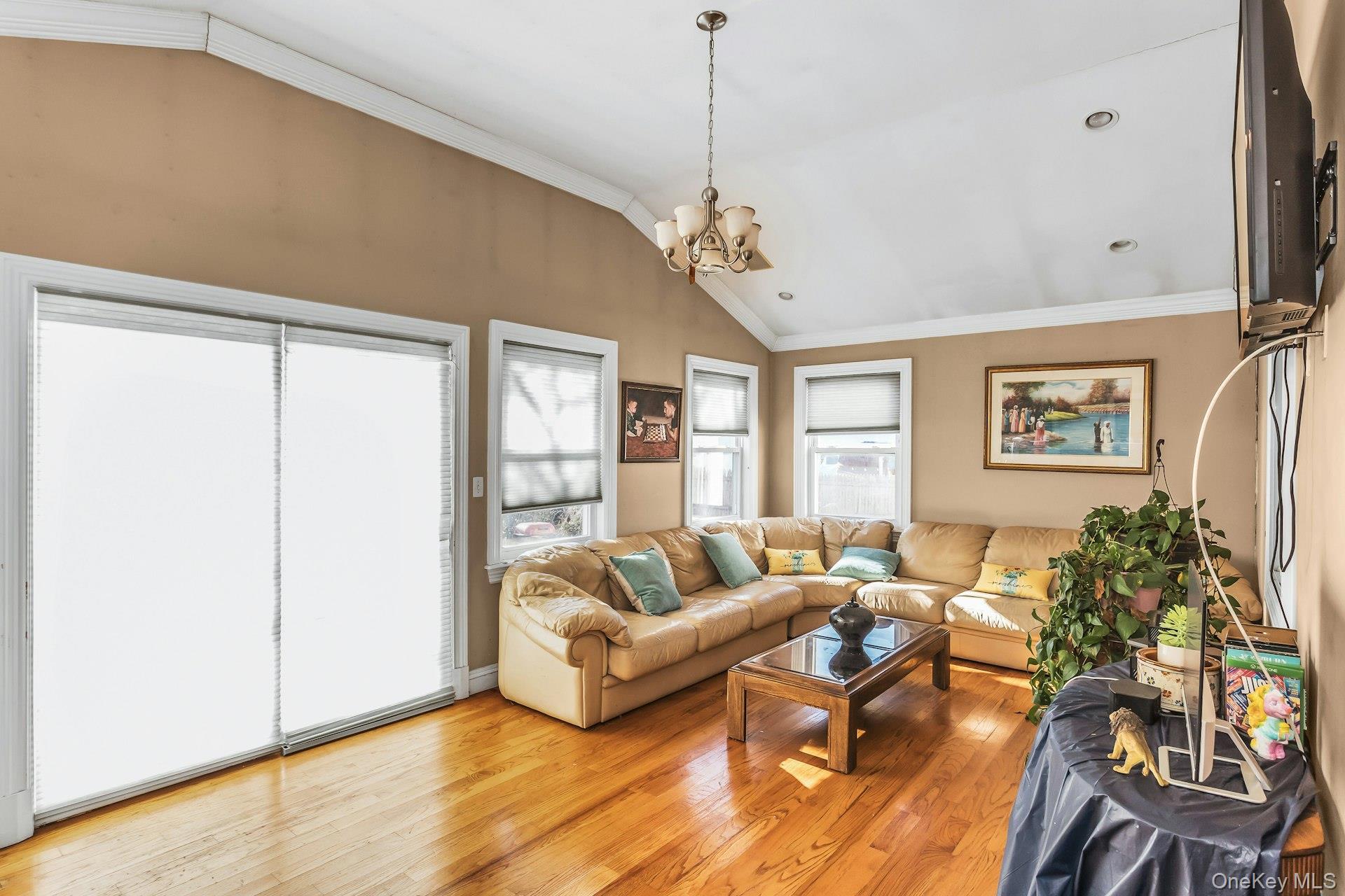 #15 photo, 4 Laurette Lane, नासाउ काउंटी Freeport , NY 11520