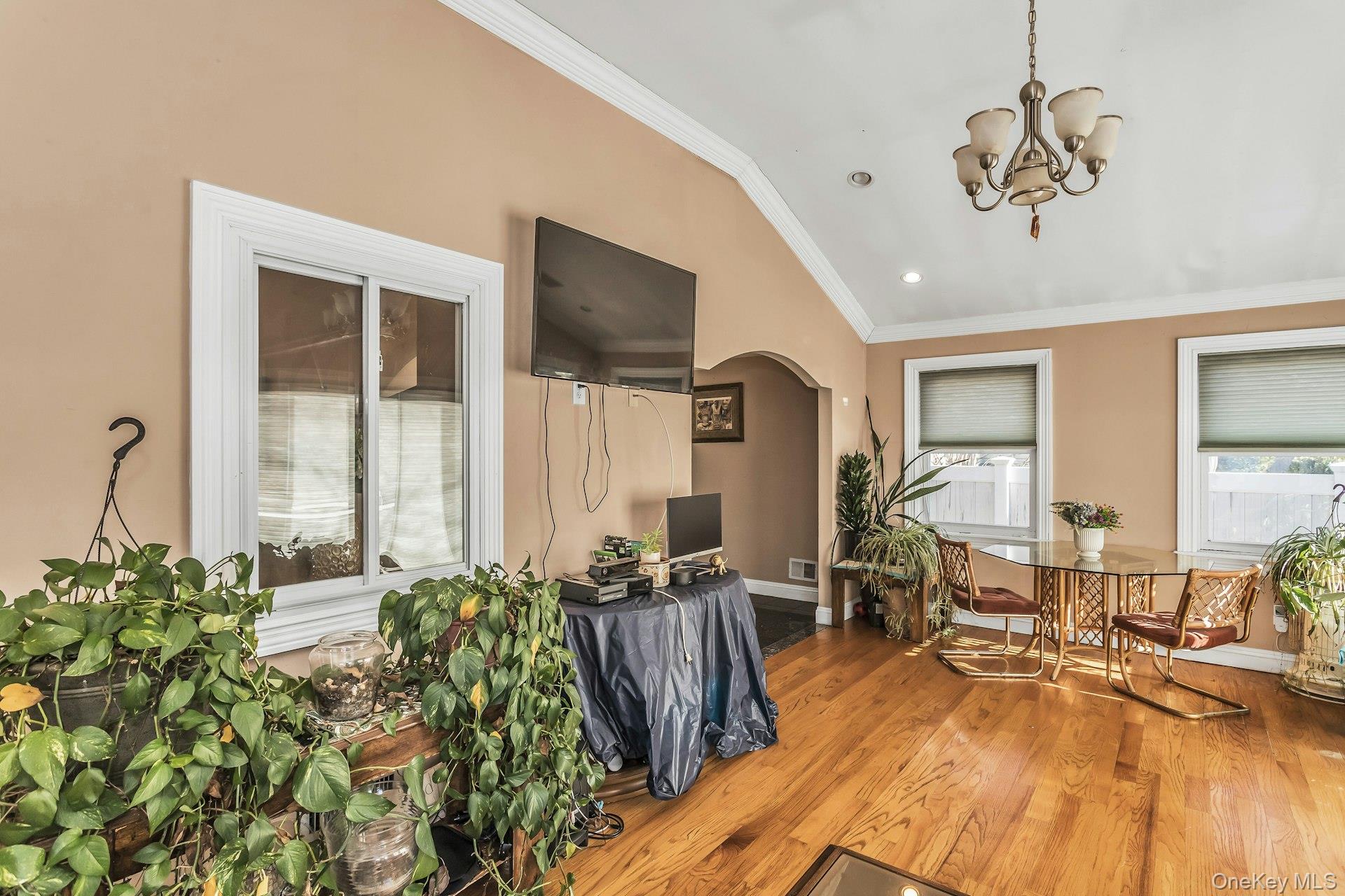 #16 photo, 4 Laurette Lane, नासाउ काउंटी Freeport , NY 11520