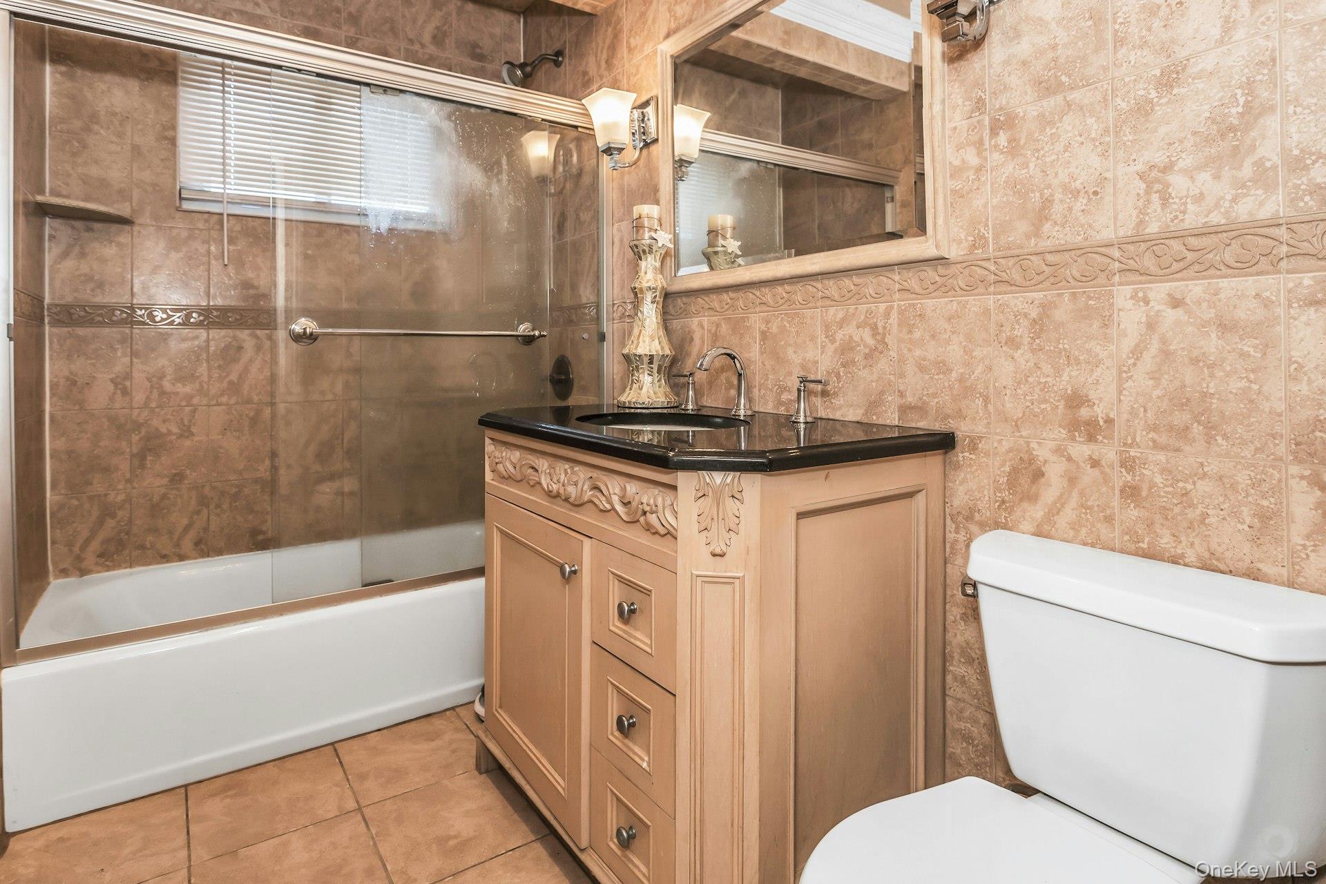 #17 photo, 4 Laurette Lane, नासाउ काउंटी Freeport , NY 11520