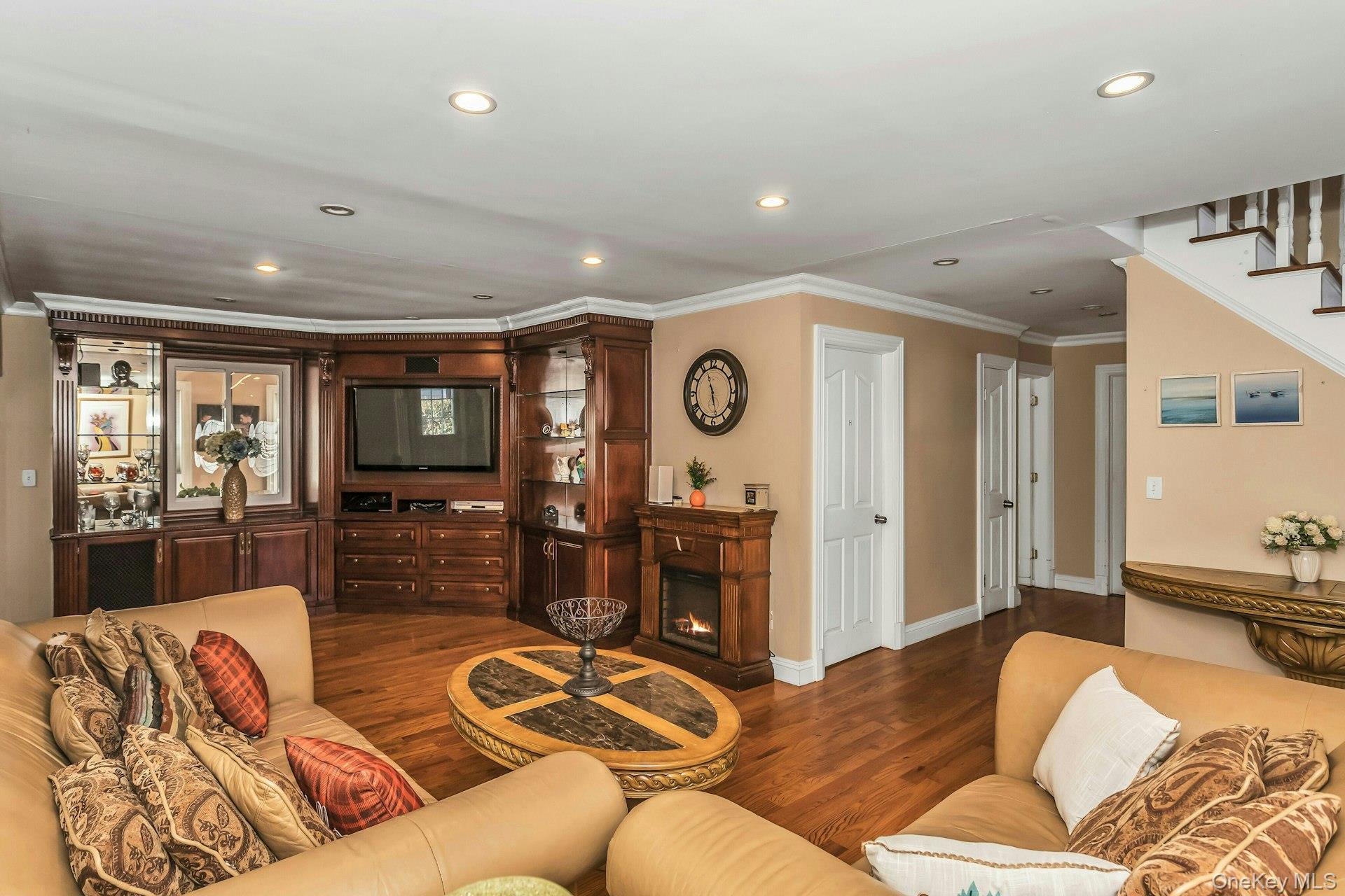 #6 photo, 4 Laurette Lane, नासाउ काउंटी Freeport , NY 11520