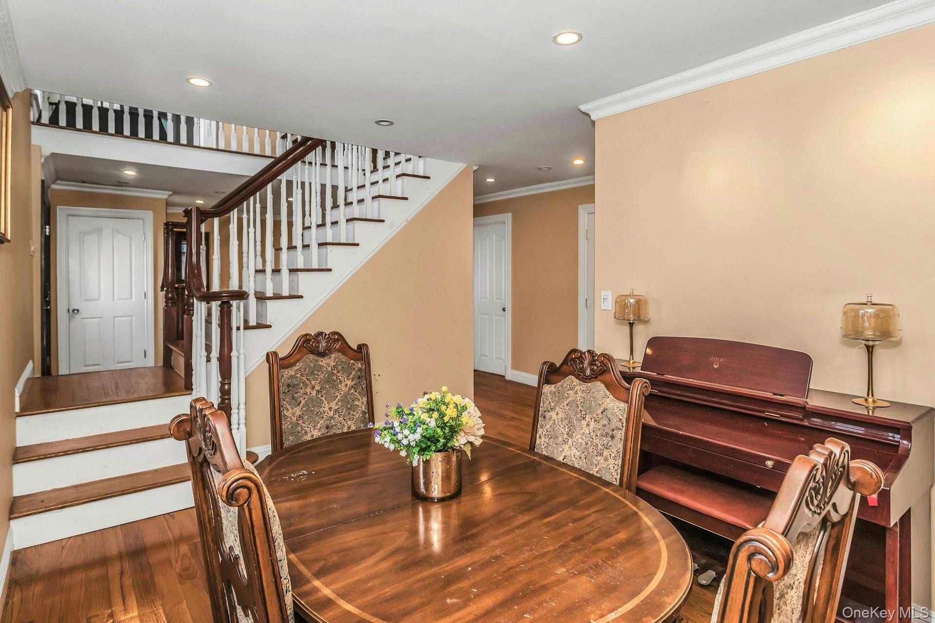 #8 photo, 4 Laurette Lane, नासाउ काउंटी Freeport , NY 11520