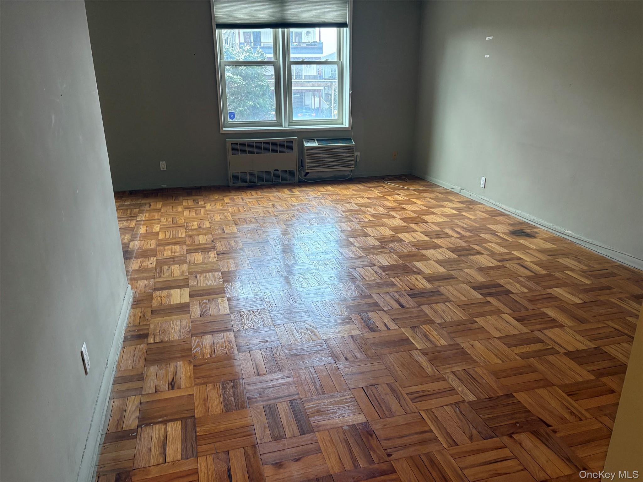 #3 photo, 560 W Broadway, Long Beach , NY 11561