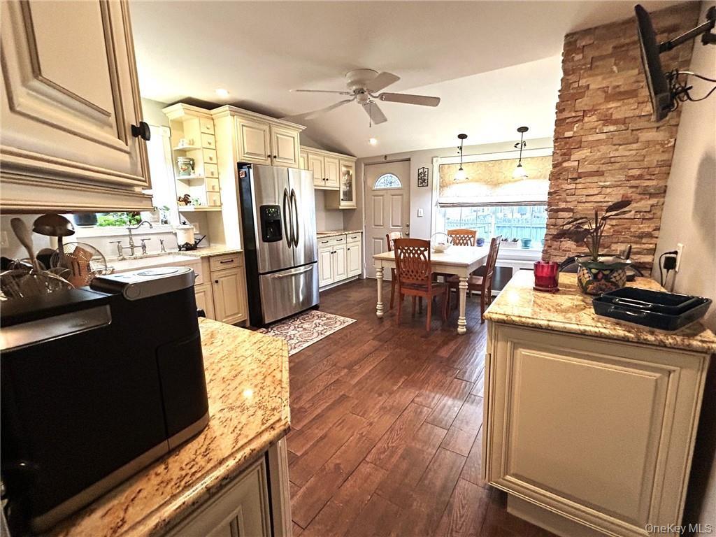 #10 photo, 3172 Whitney Avenue, Бруклин ‖ Brooklyn , NY 11229