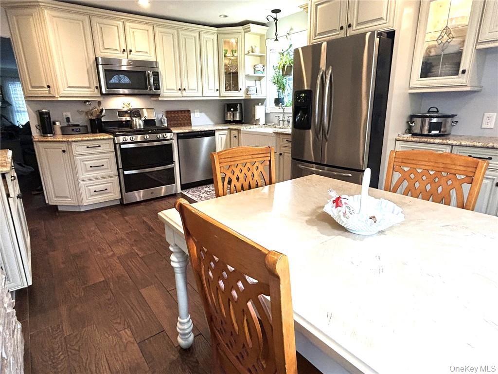 #12 photo, 3172 Whitney Avenue, Бруклин ‖ Brooklyn , NY 11229