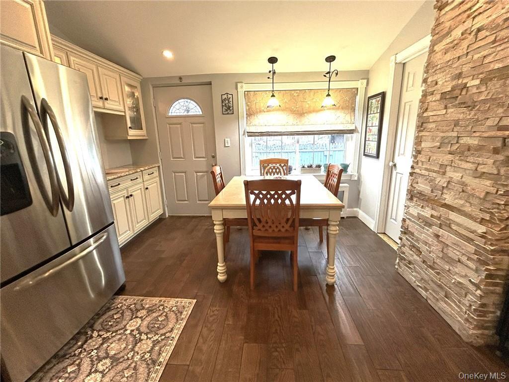 #13 photo, 3172 Whitney Avenue, Бруклин ‖ Brooklyn , NY 11229