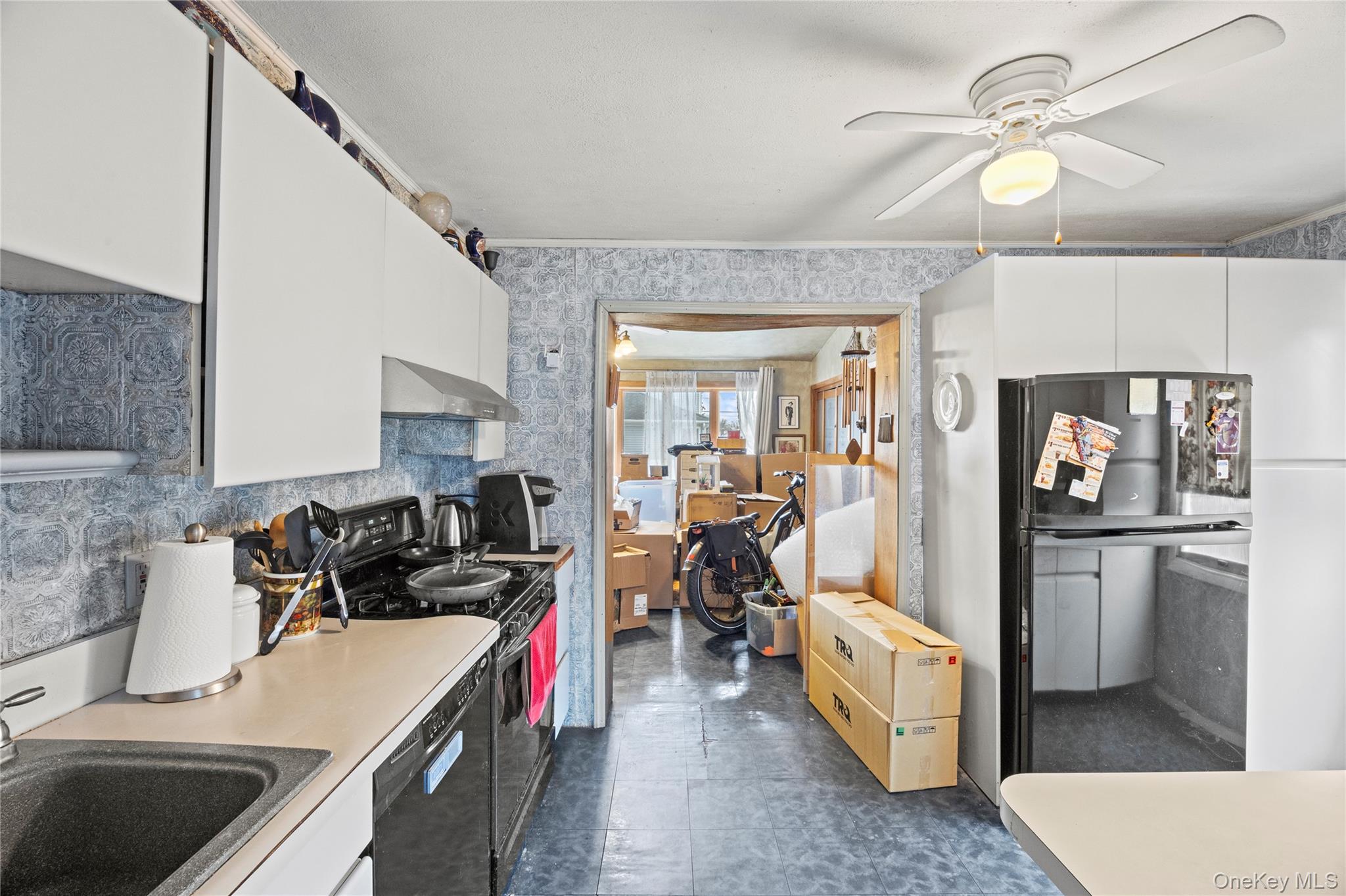 #11 photo, 2340 Devon Street, מחוז נסאו East Meadow , NY 11554