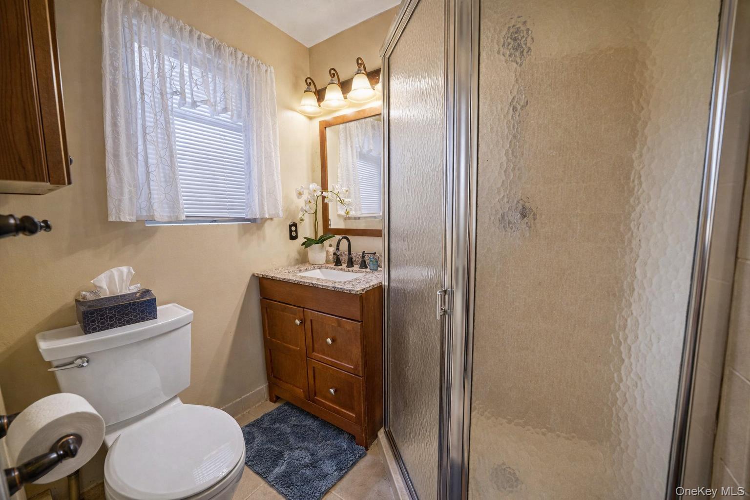 #10 photo, 7 Poinsetta Avenue, Middle Island , NY 11953