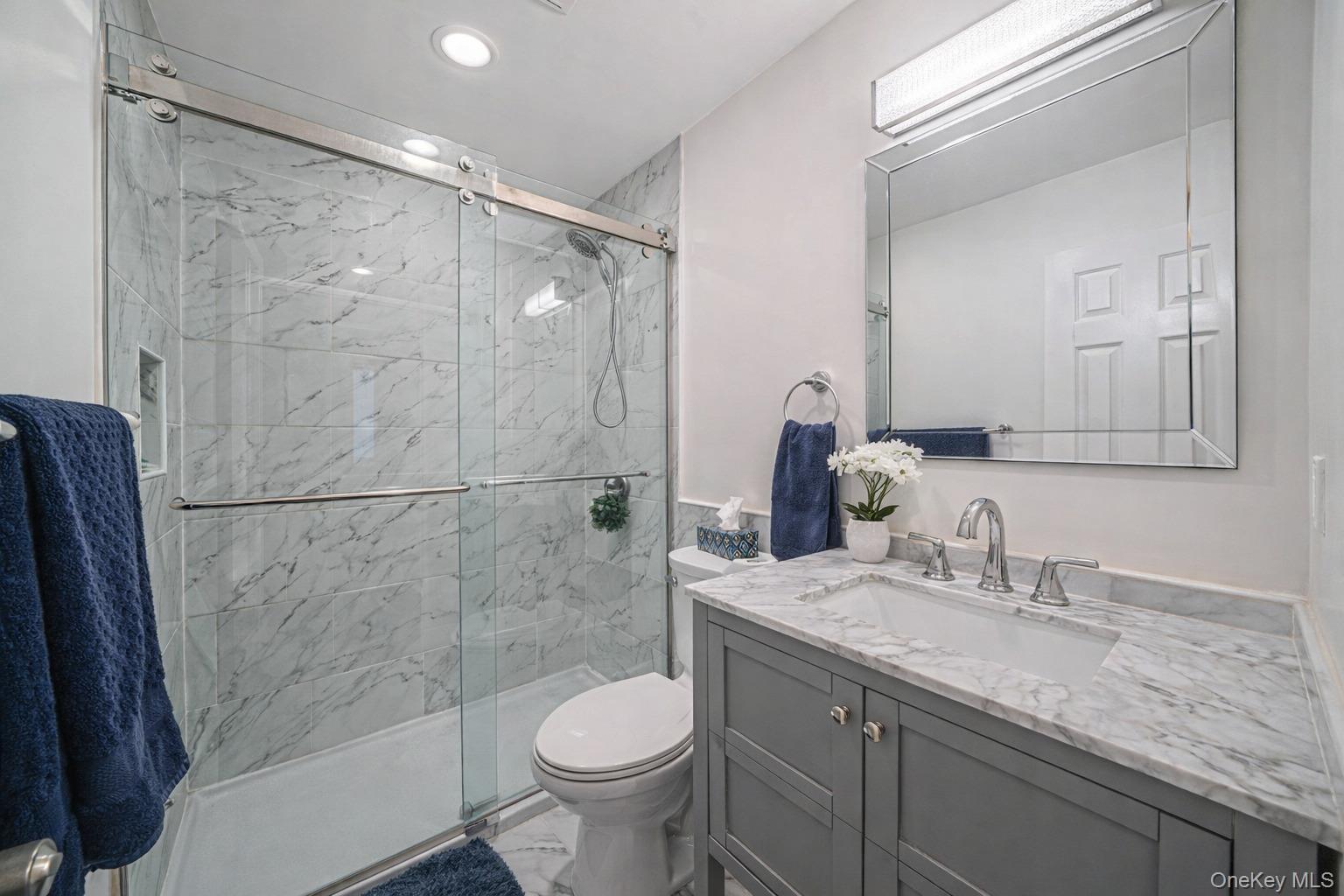 #13 photo, 7 Poinsetta Avenue, Middle Island , NY 11953