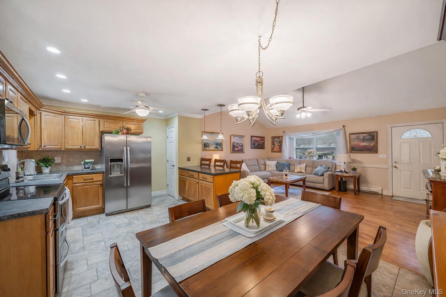 #5 photo, 7 Poinsetta Avenue, Middle Island , NY 11953