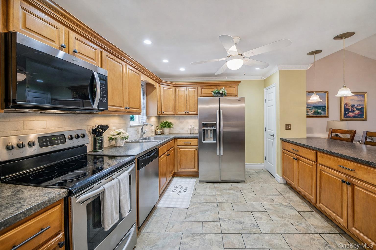 #6 photo, 7 Poinsetta Avenue, Middle Island , NY 11953